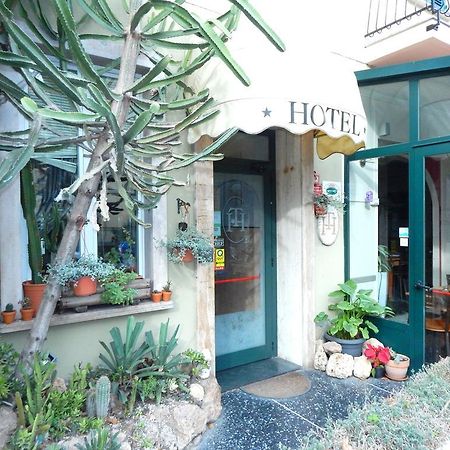 Albergo Torino ألبينغا المظهر الخارجي الصورة