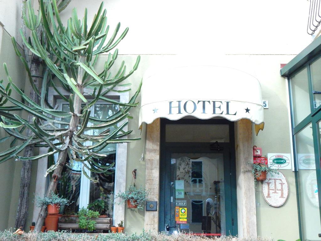 Albergo Torino ألبينغا المظهر الخارجي الصورة